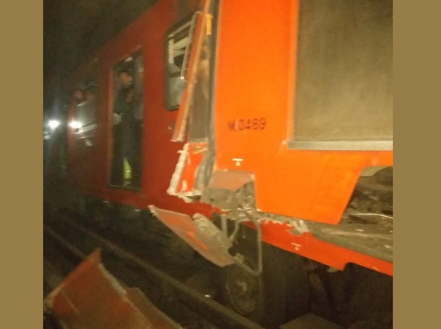 Choque entre dos bagones del metro del a CdMx deja un muerto y 4 personas prensadas son rescatadas