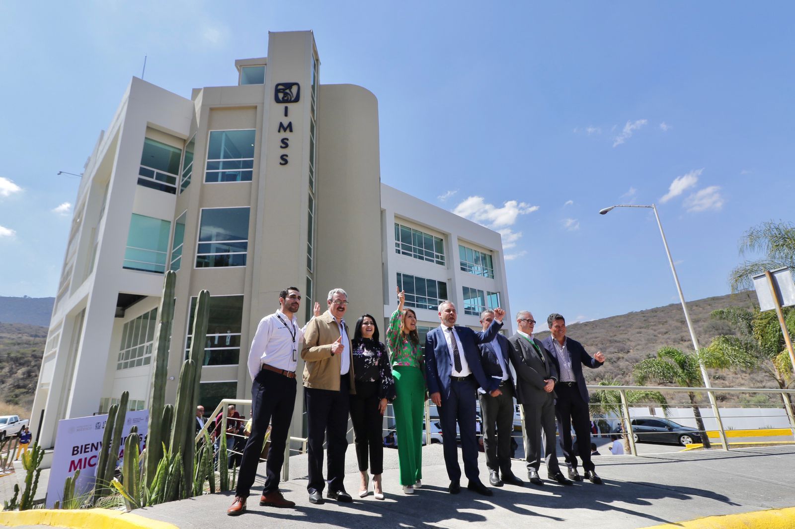 Llegan primeros trabajadores del IMSS a Morelia