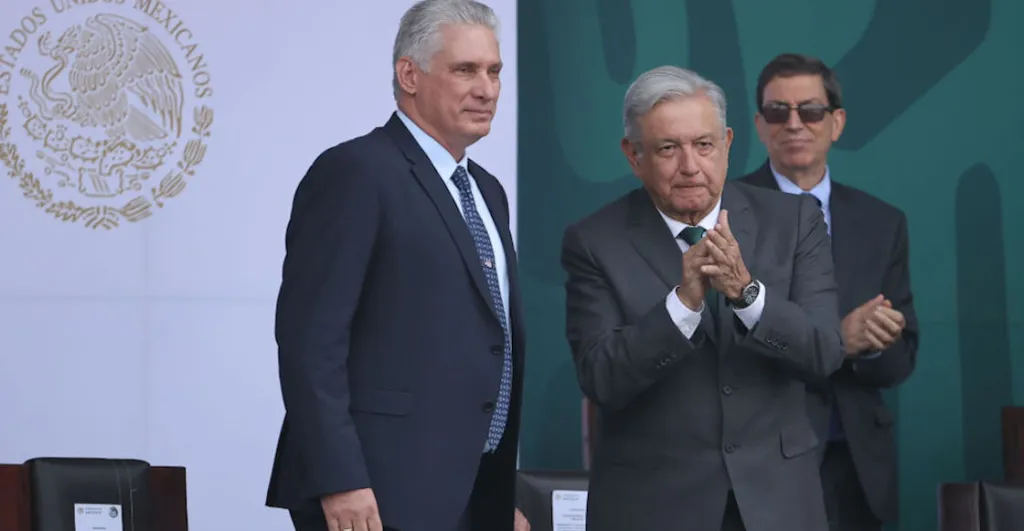 Le van a dar el collar de la Orden Mexicana del Águila Azteca a Díaz-Canel, presidente de Cuba
