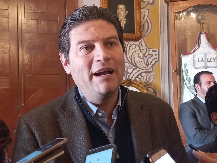 Celebra Alfonso Martínez fracaso de plan B de AMLO