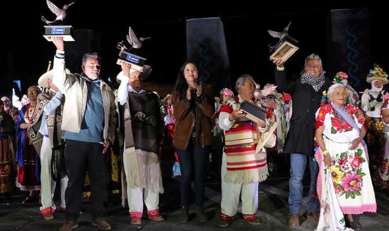 Gobierno de Michoacán galardona a participantes de K’uínchekua por preservar la cultura