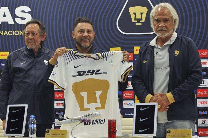 Mohamed toma las riendas en Pumas y promete buscar el tan ansiado título