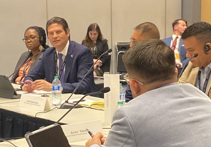 Presente Alfonso Martínez en mesa redonda sobre prevención de la violencia