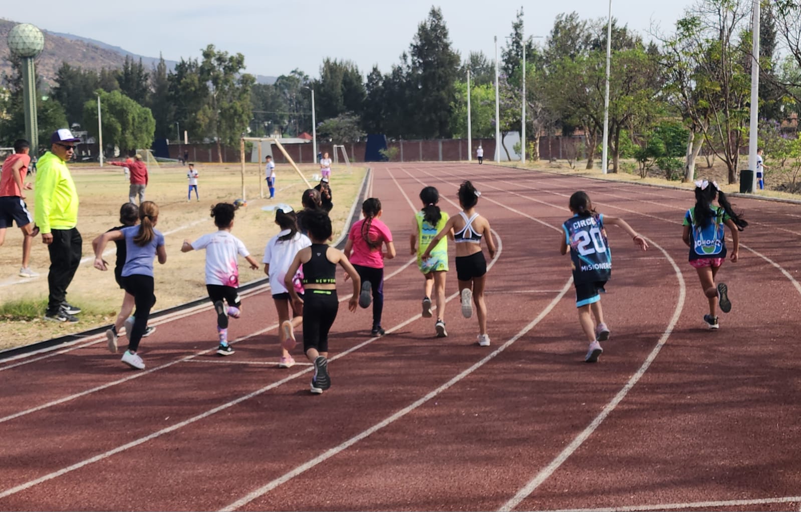 Un éxito, Festival Atlético Infantil