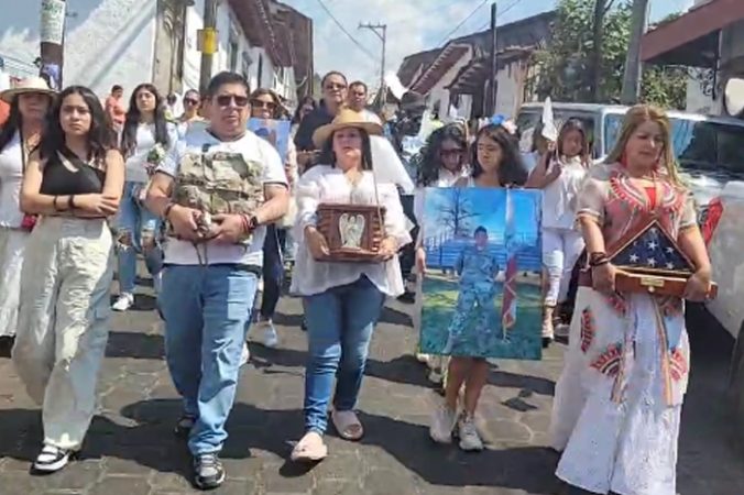 Cenizas de la soldado Ana Fernanda llegan a su natal Tacámbaro, donde le darán el último adiós