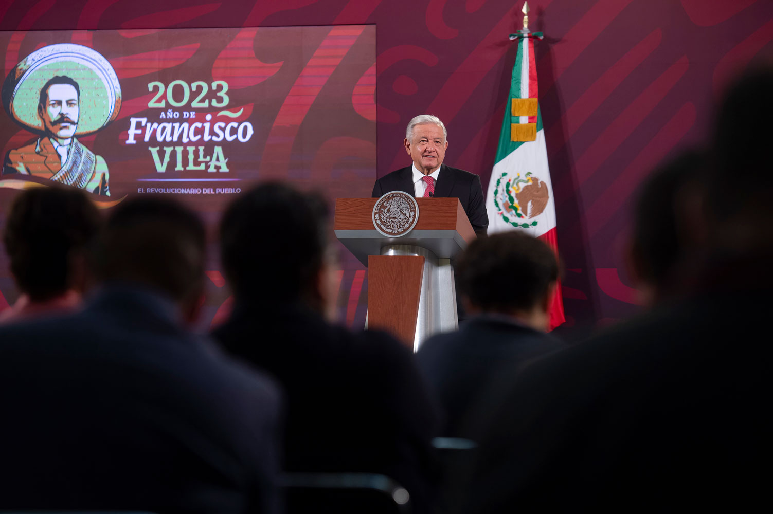 Asegura AMLO que no promueve el voto para MORENA en mañaneras