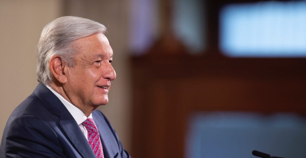 López Obrador acusa al Poder Judicial de querer dar un golpe de Estado técnico al frenar obras de su gobierno