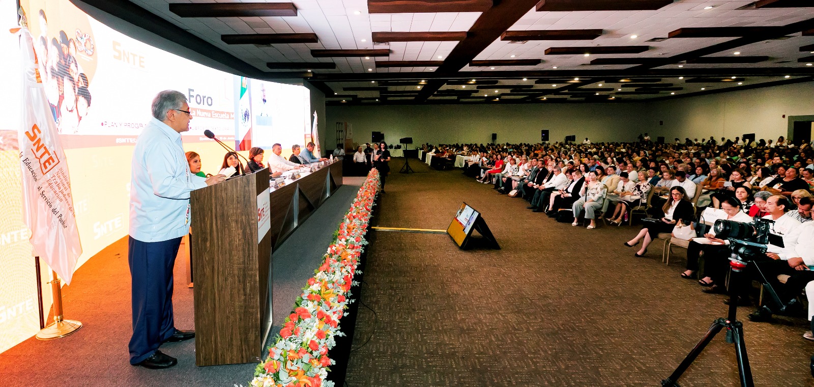 Maestras y maestros del SNTE, colaboradores en el diseño de la Nueva Escuela Mexicana