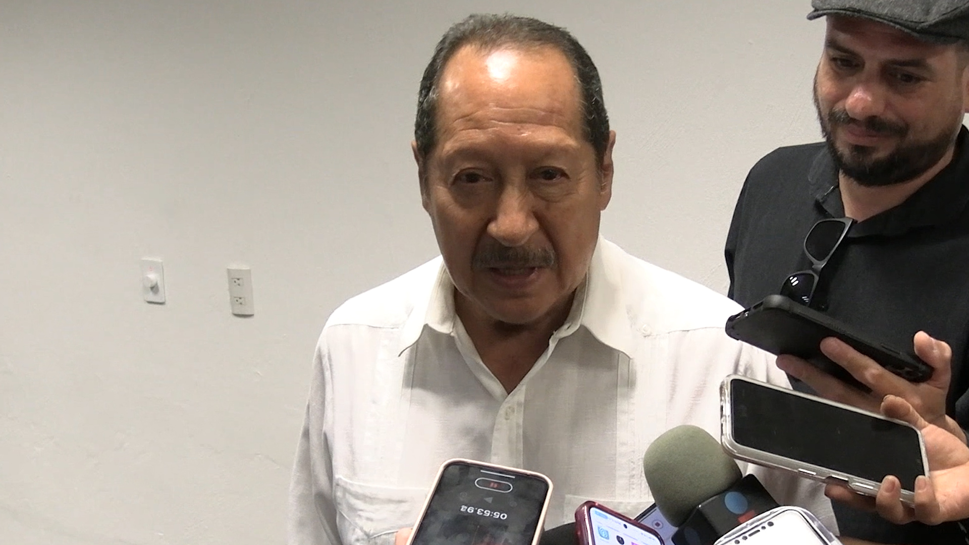 “Corcholatas” presidenciales de Morena no acatarán las medidas cautelares del INE: Leonel Godoy