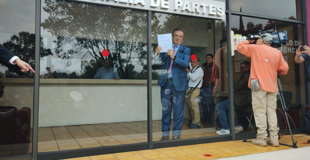 Ebrard niega que vaya a romper con Morena y dice estar de acuerdo con la elección de casas encuestadoras