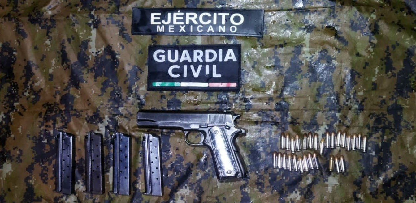En operativo conjunto detienen a 5 personas en posesión de arma de fuego, cargadores y cartuchos útiles; en Apatzingán
