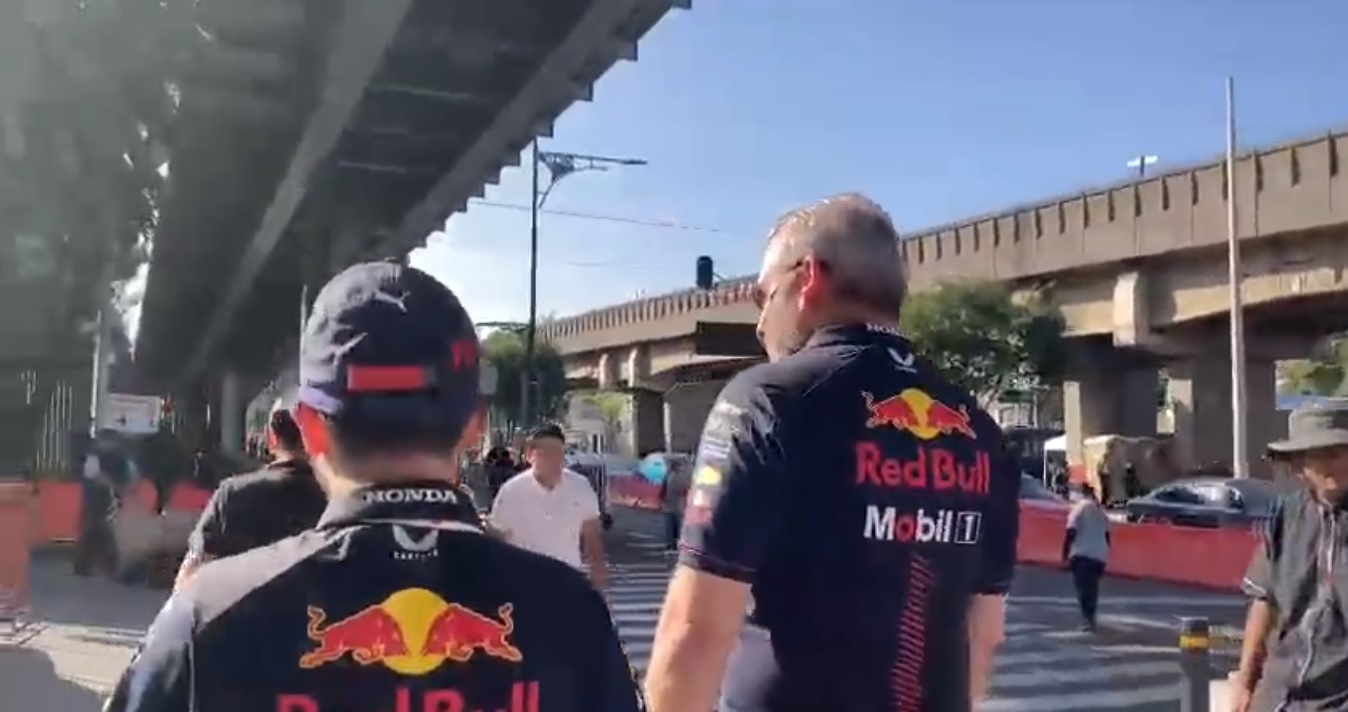 Captan al gobernador de Michoacán saliendo apresurado del GP de México