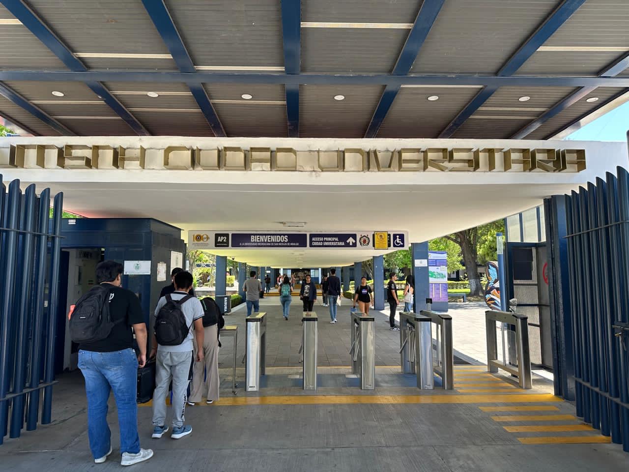 UMSNH entregó cheques a totalidad de dependencias para pago retroactivo de incremento salarial a docentes