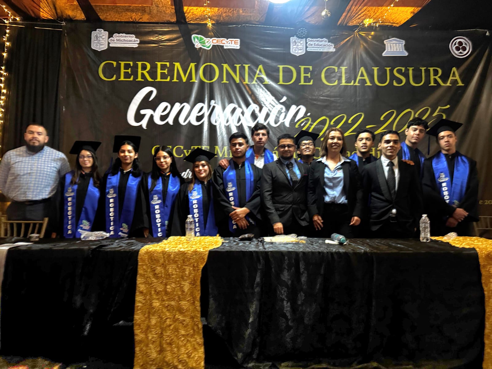 Cecytem gradúa a su primera generación de Robótica