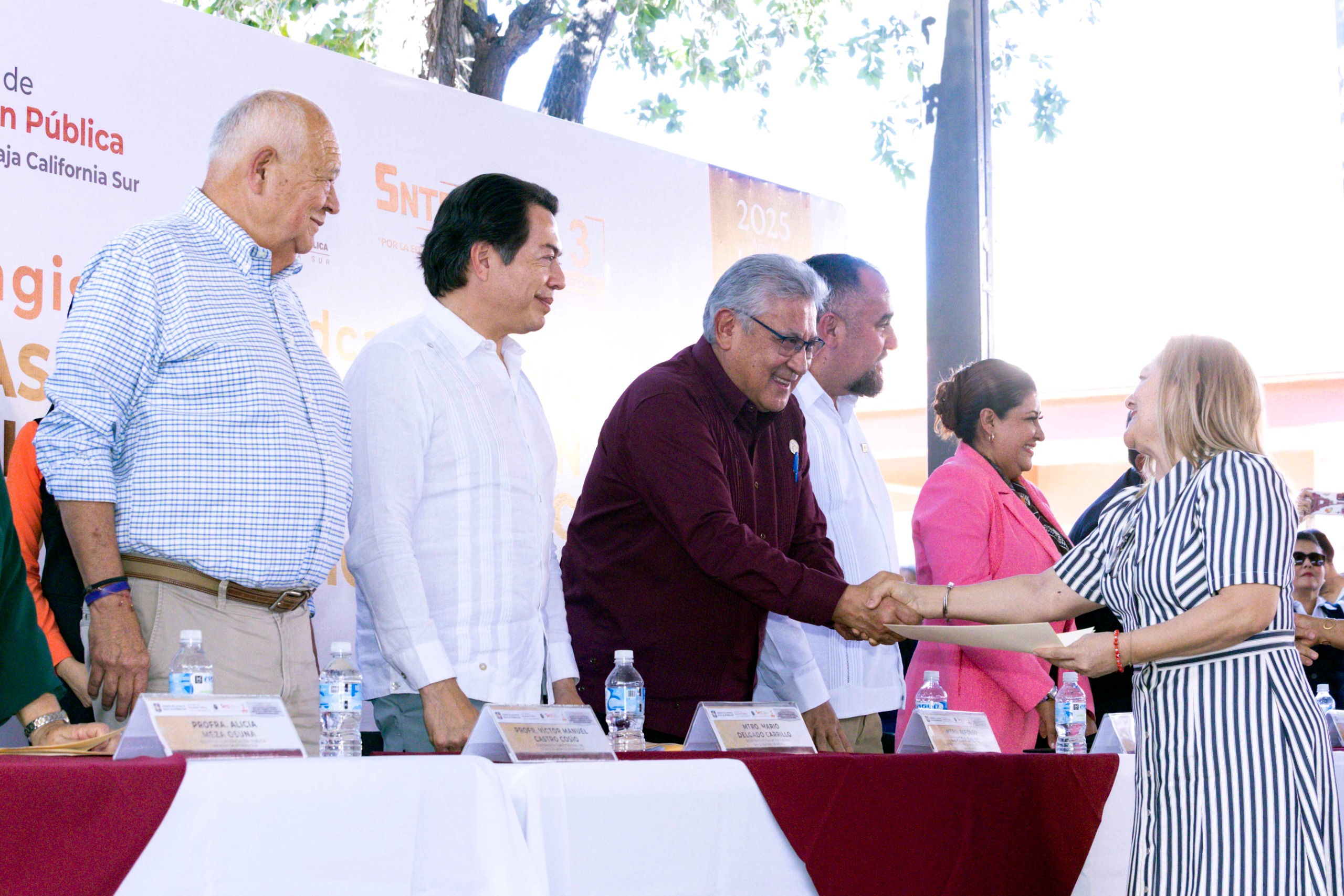 Histórica entrega de plazas a trabajadores de la educación en BCS